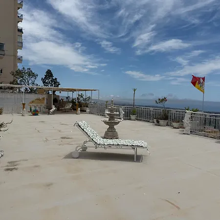 Terrazza Greca Lejlighed